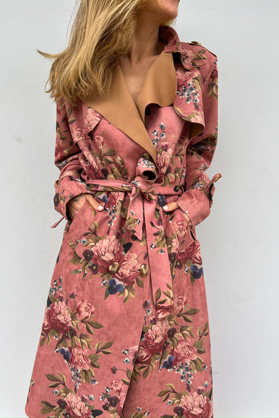 Sobretudo de Suede Floral Rosa - Mini Moni