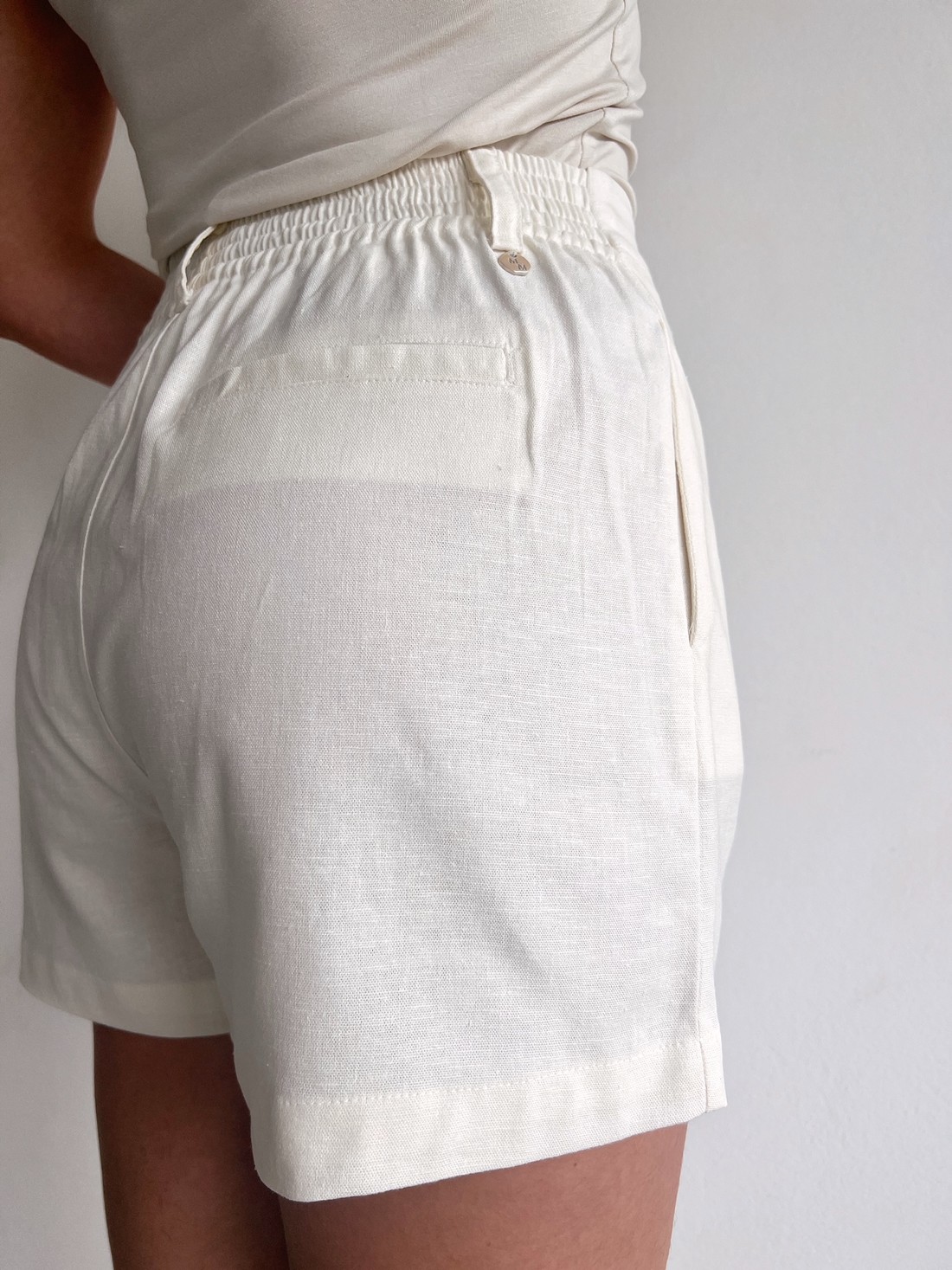 Shorts De Linho Feminino Branco Sofia - Mini Moni