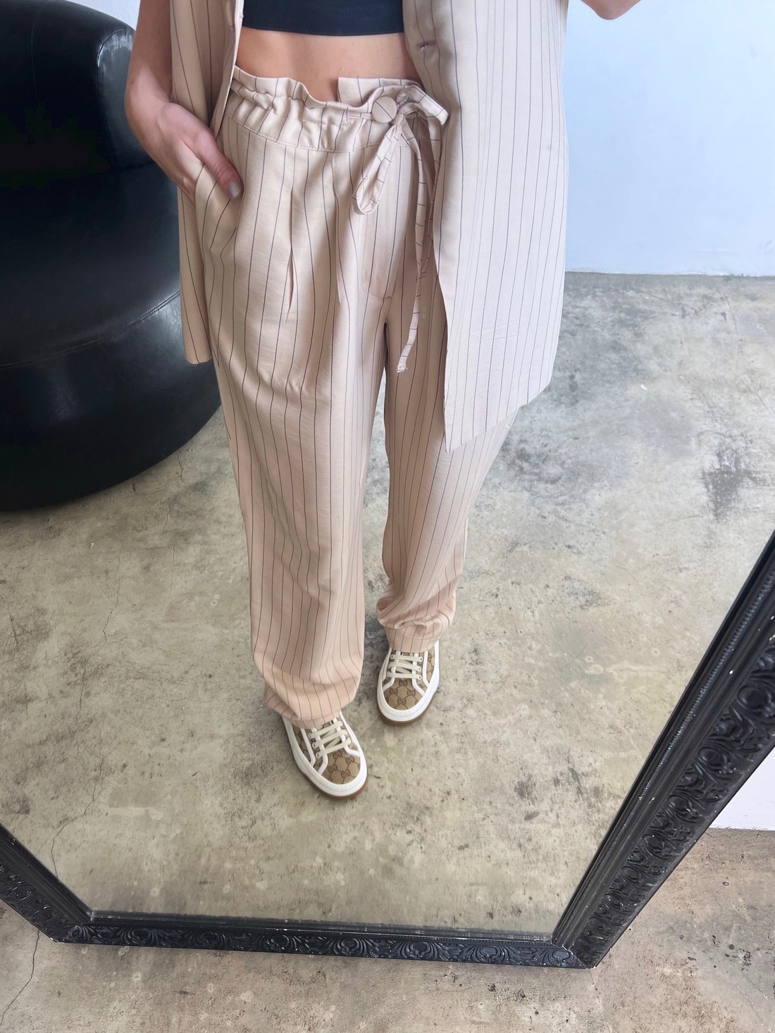 Calça Listrada Feminina Bege Ester - Mini Moni Calça Listrada Feminina Bege Ester - Mini Moni