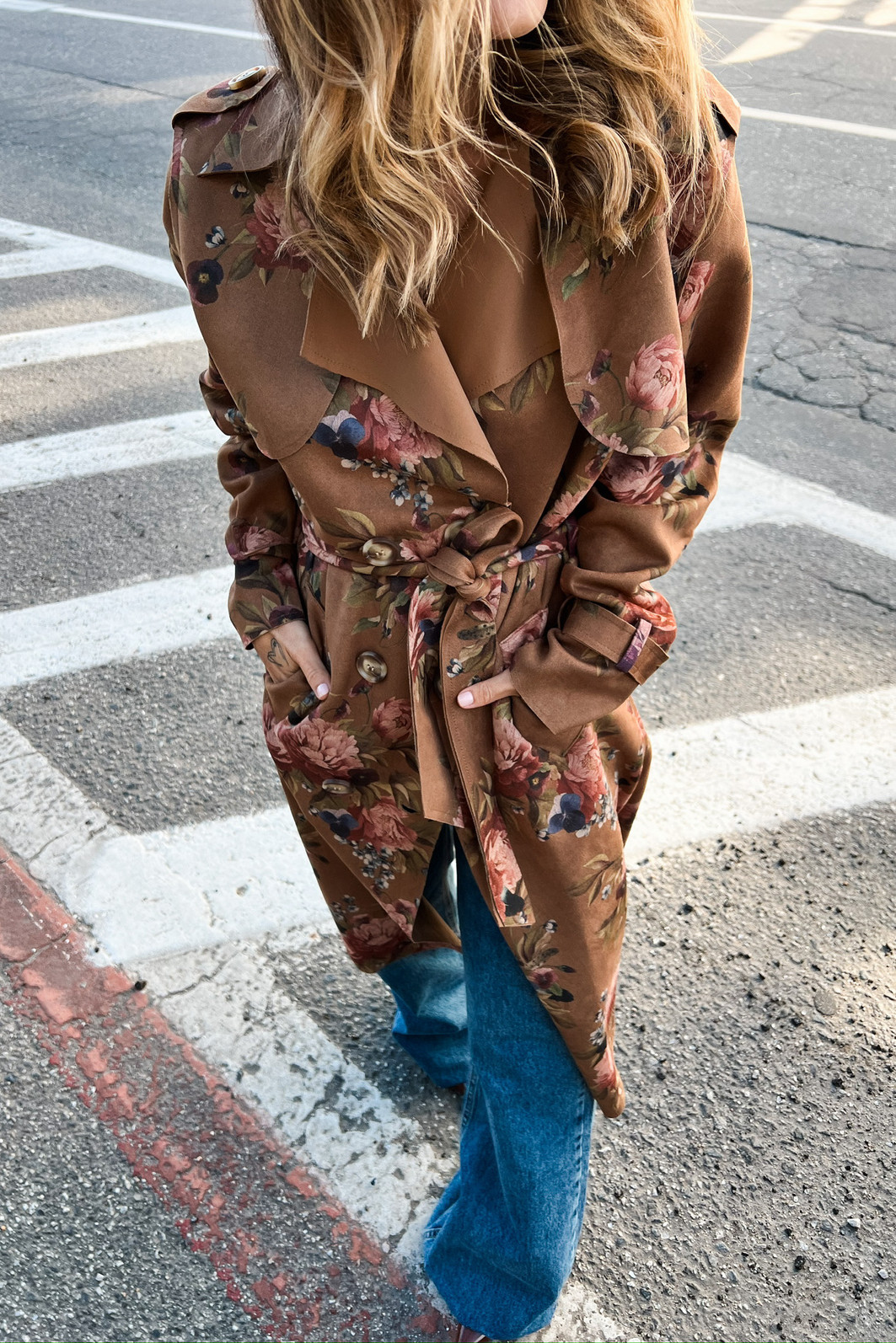 Sobretudo de Suede Floral Caramelo - Mini Moni