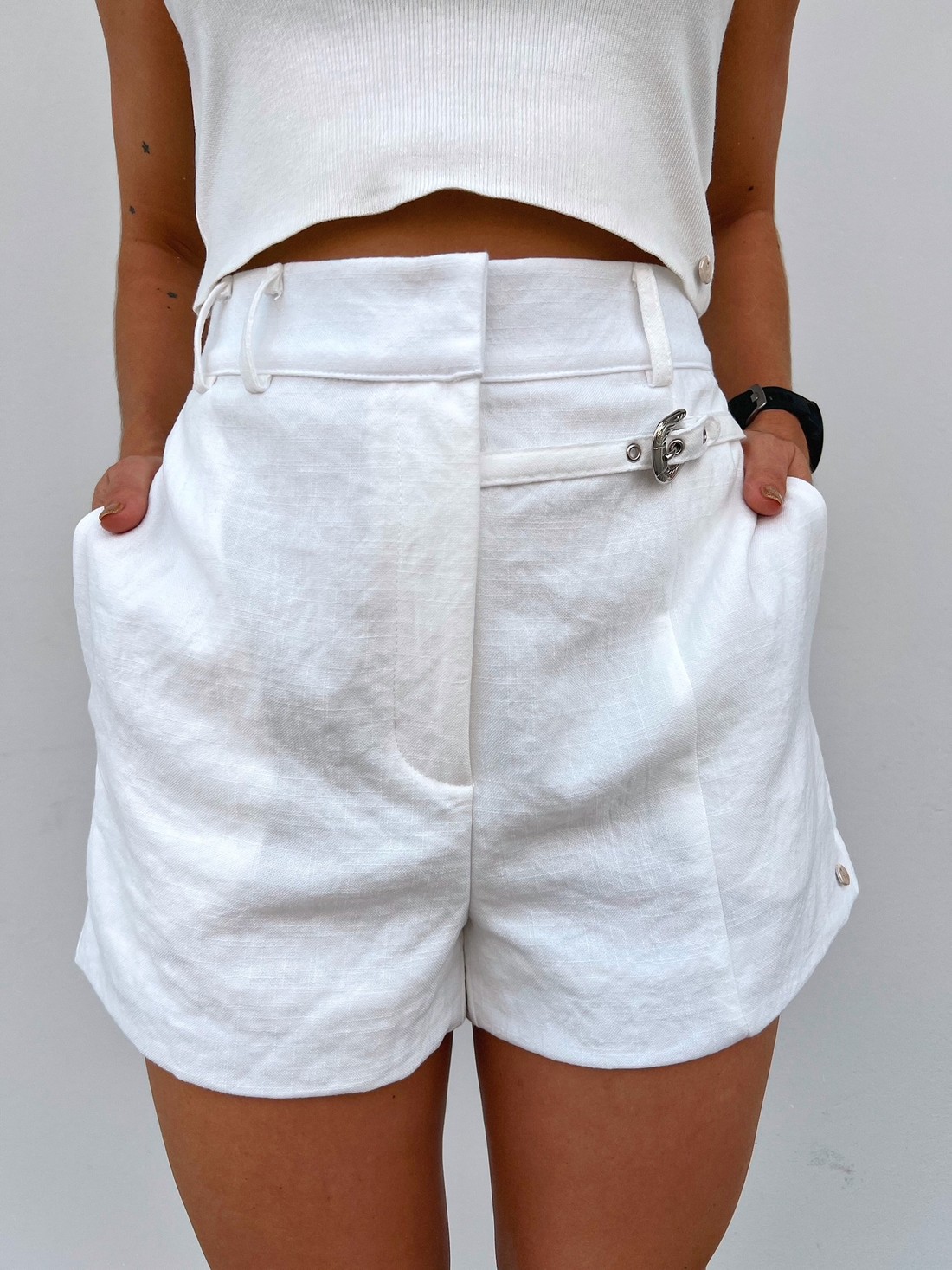 Shorts Curto Com Bolso Western Branco
