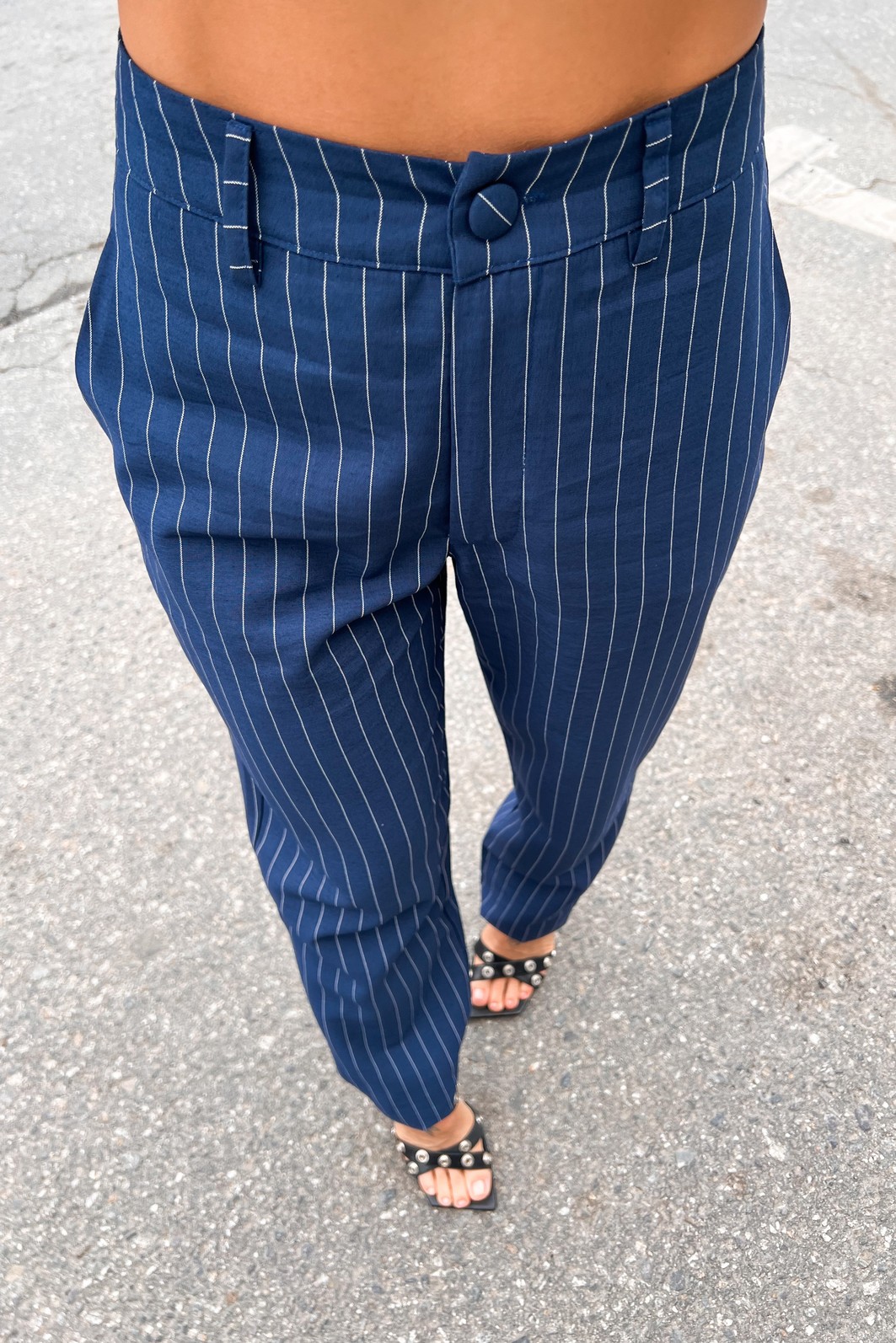 Calça Alfaiataria Risca de Giz Jacque - MiniMoni Calça Alfaiataria Risca de Giz Jacque - MiniMoni