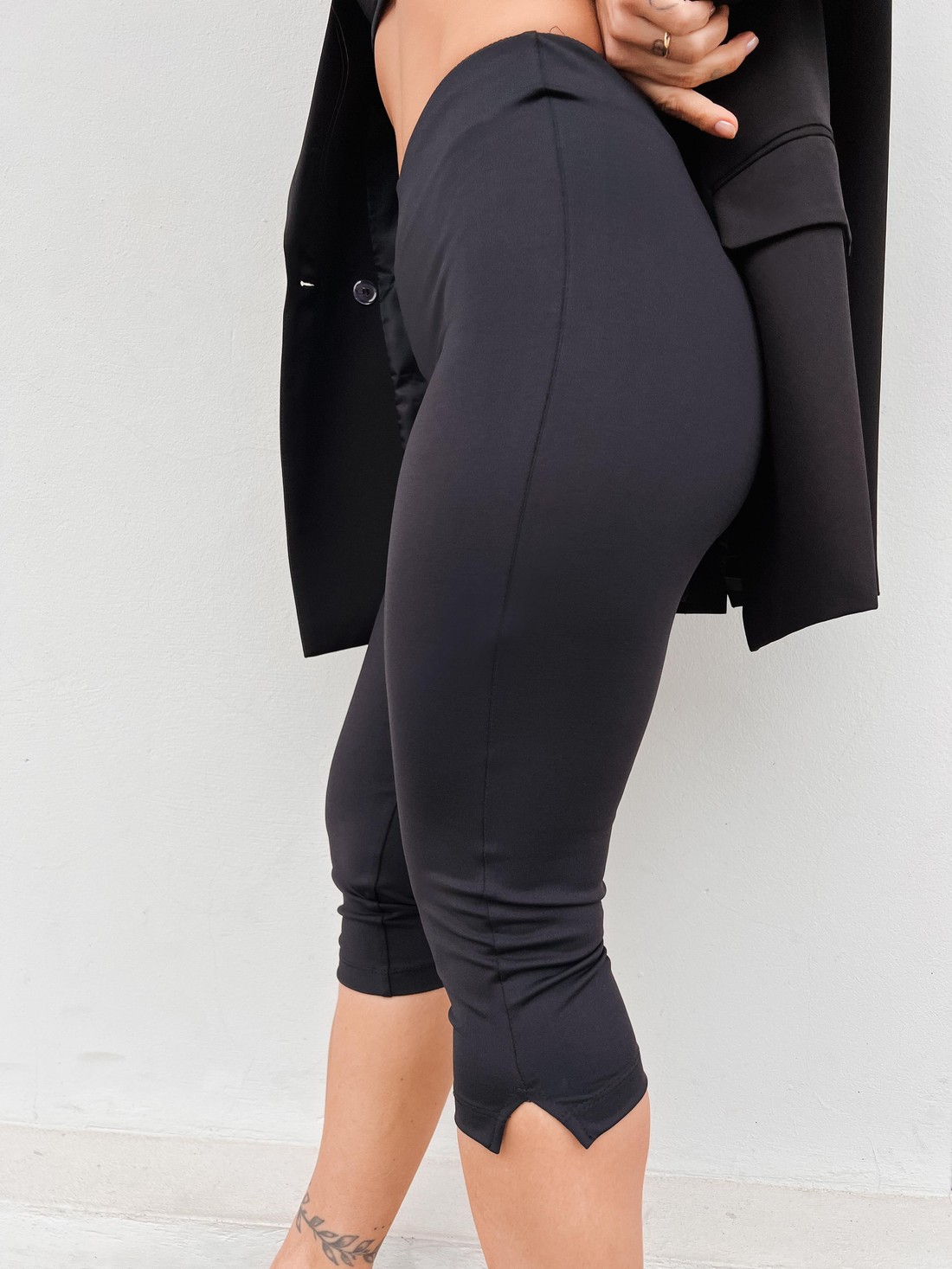Calça Preta Capri - MiniMoni Calça Preta Capri - MiniMoni