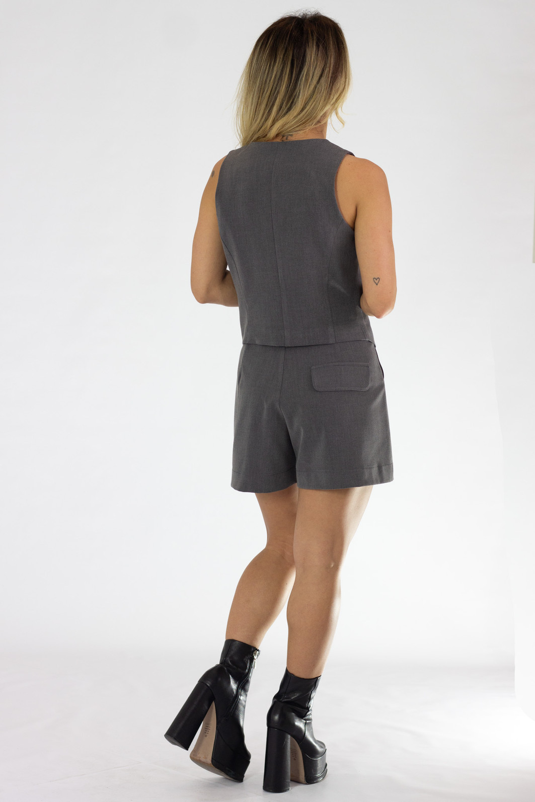 Shorts de Alfaiataria Cinza Emma - Mini Moni