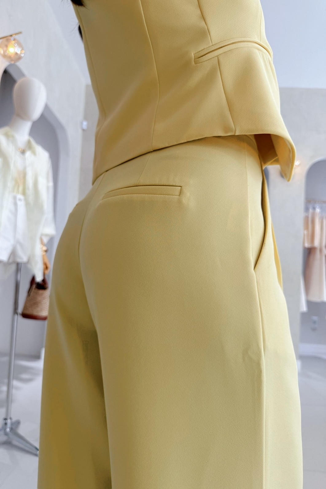 Calça Pantalona Alfaiataria Julieta - MiniMoni Calça Pantalona Alfaiataria Julieta - MiniMoni