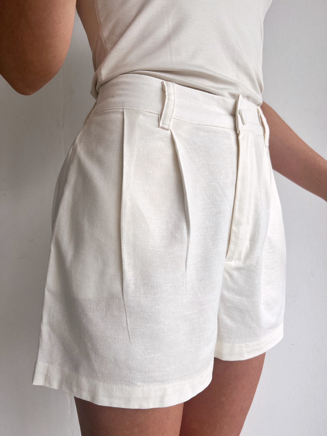 Shorts De Linho Feminino Branco Sofia - Mini Moni