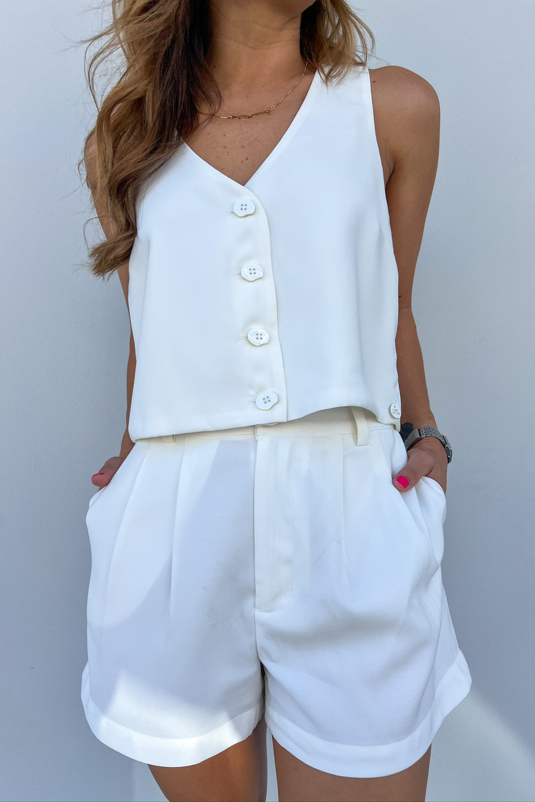 Shorts de Alfaiataria Branco Elise - Mini Moni Shorts de Alfaiataria Branco Elise - Mini Moni