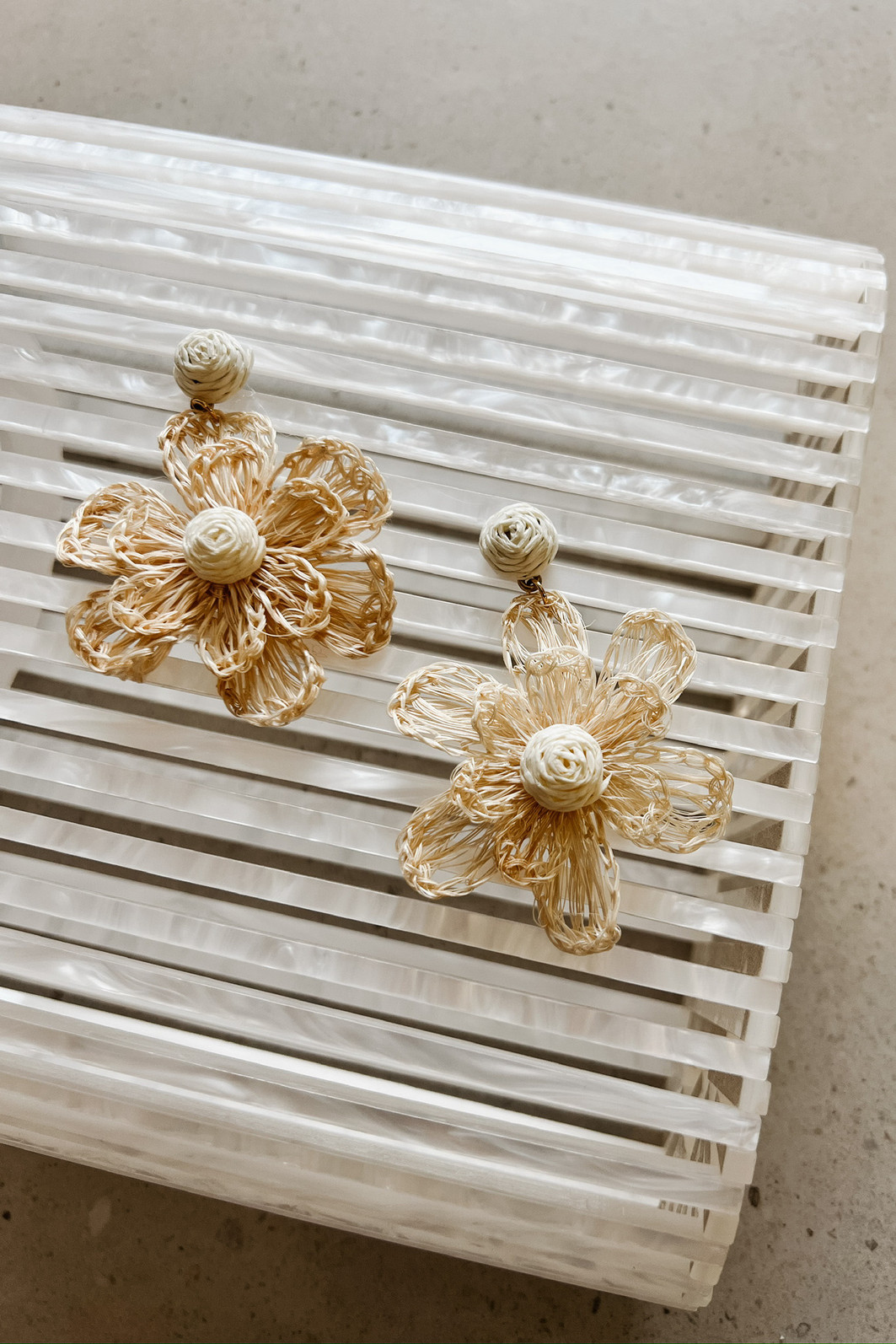 Brinco Flor de Palha - Mini Moni