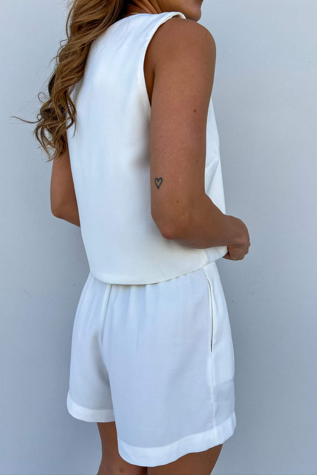 Shorts de Alfaiataria Branco Elise - Mini Moni Shorts de Alfaiataria Branco Elise - Mini Moni