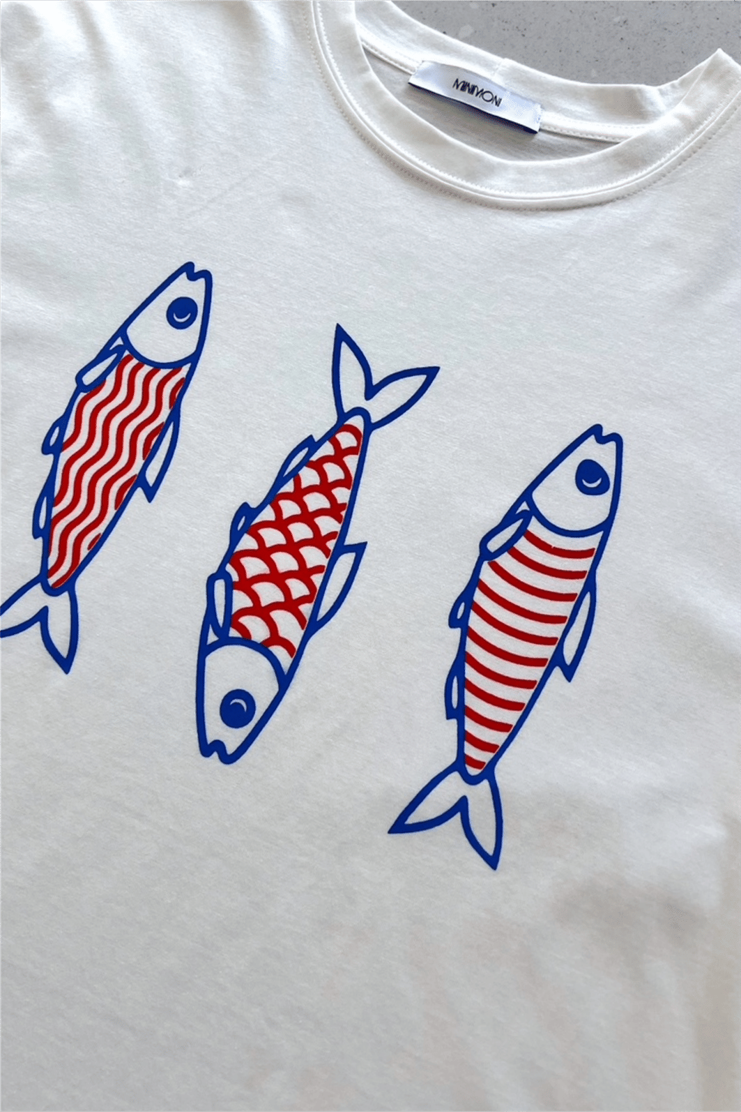 T-Shirt Três Sardinhas - MiniMoni T-Shirt Três Sardinhas - MiniMoni