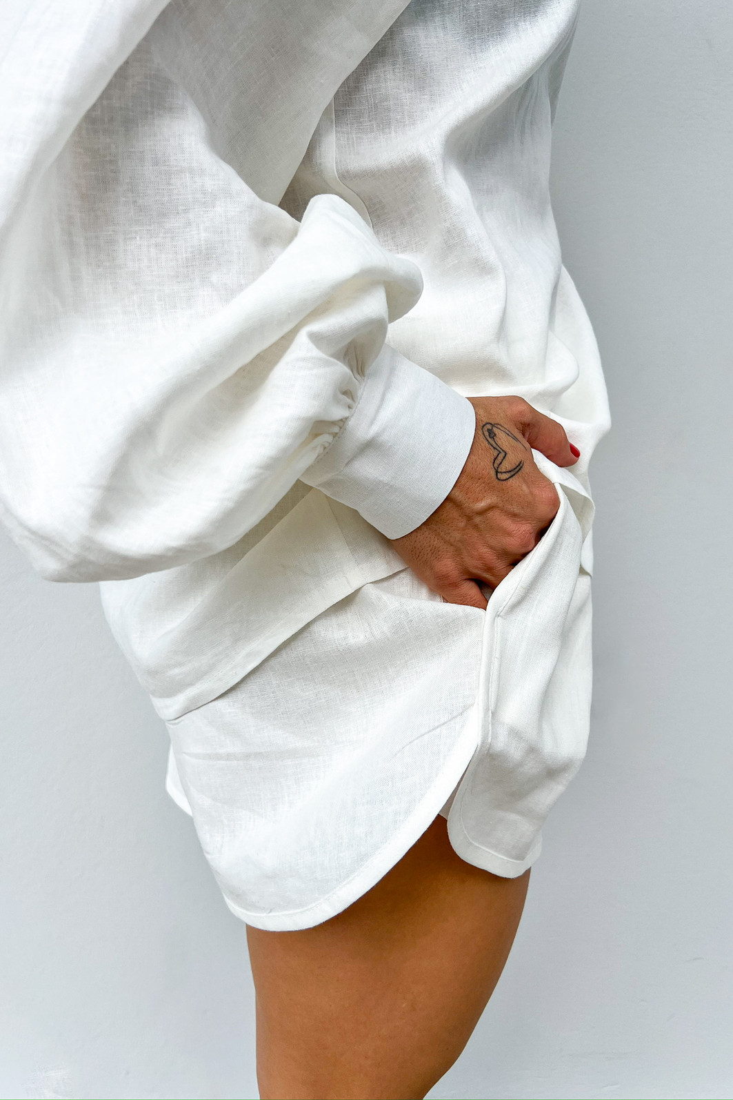 Shorts de Linho Branco Isabel - Mini Moni Shorts de Linho Branco Isabel - Mini Moni