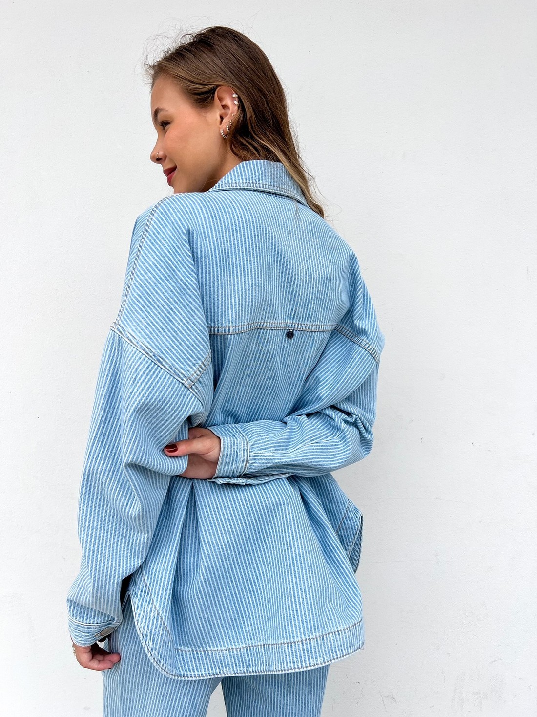 Camisa Jeans Feminina Listrada Pandora - Mini Moni Camisa Jeans Feminina Listrada Pandora - Mini Moni