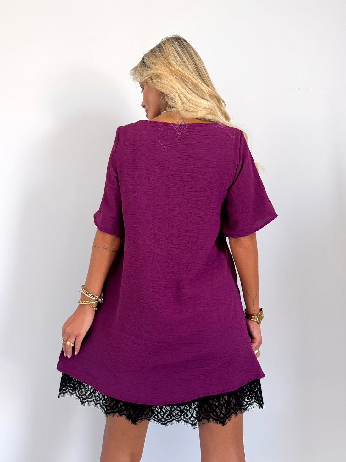 Vestido Curto Manga Curta Com Renda New Bordô