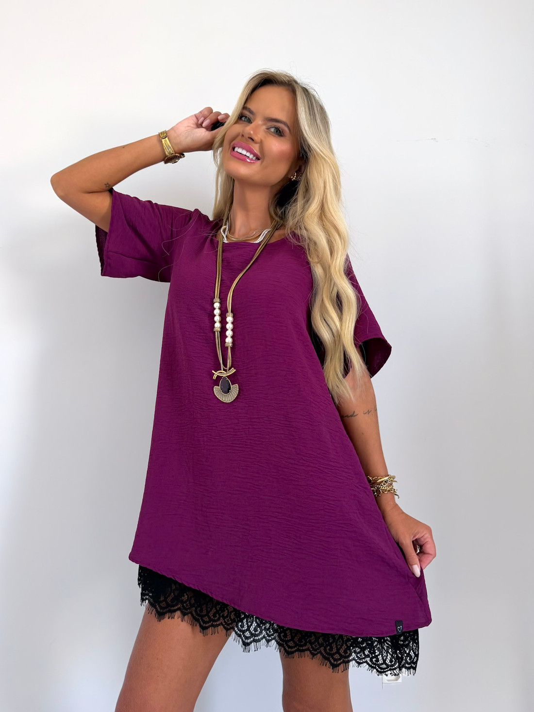 Vestido Curto Manga Curta Com Renda New Bordô