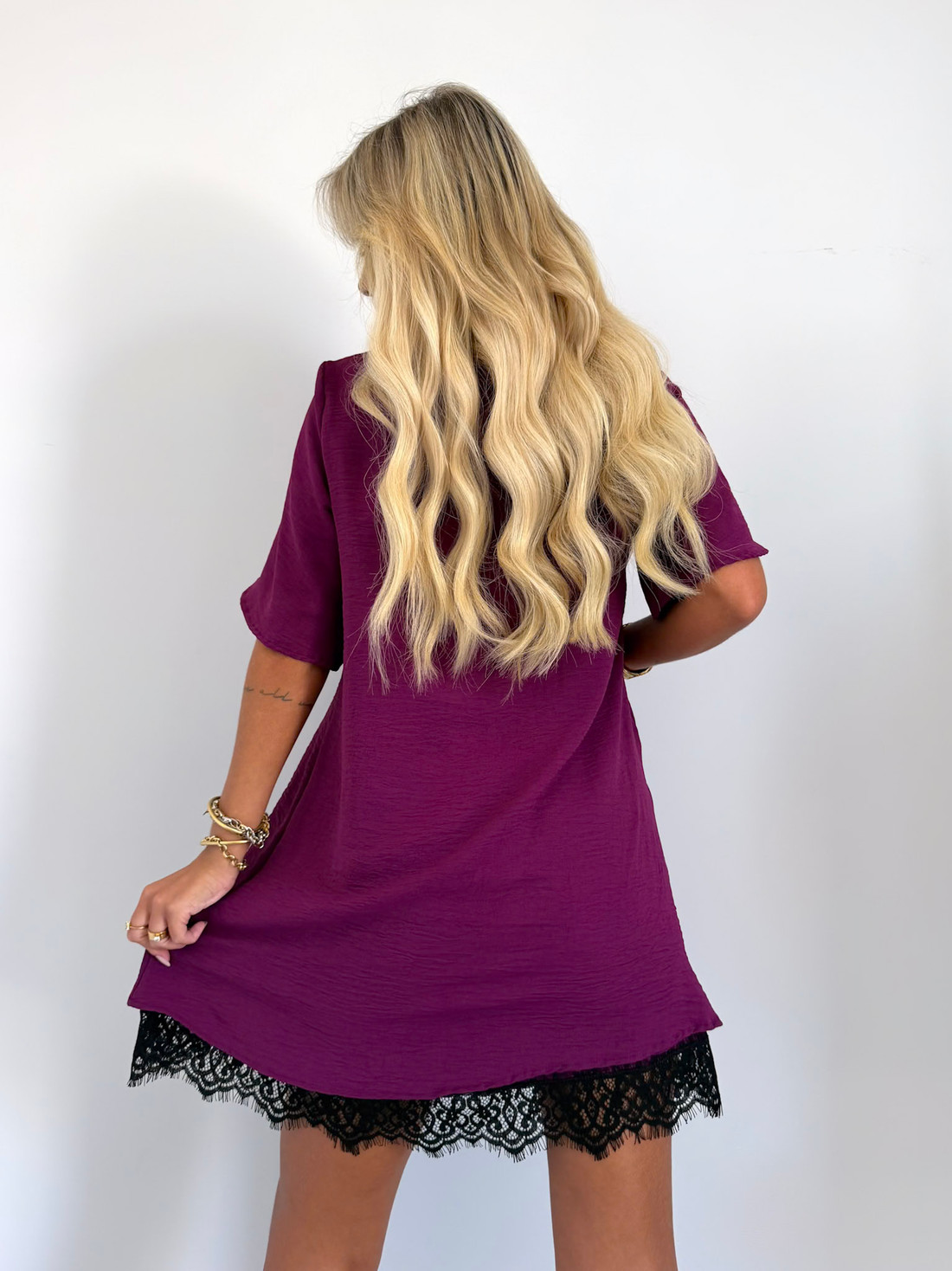 Vestido Curto Manga Curta Com Renda New Bordô