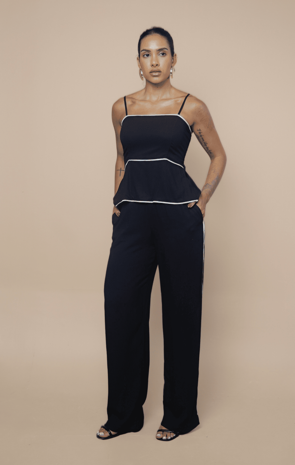 Conjunto Filete Contrastante - Blusa Com Alças + Calça Reta