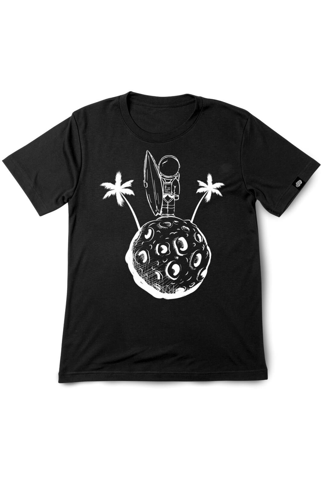 Camiseta Infantil Manga Curta Algodão Sustentável Exclusiva Preto Astronauta Surfista Camiseta Infantil Manga Curta Algodão Sustentável Exclusiva Preto Astronauta Surfista