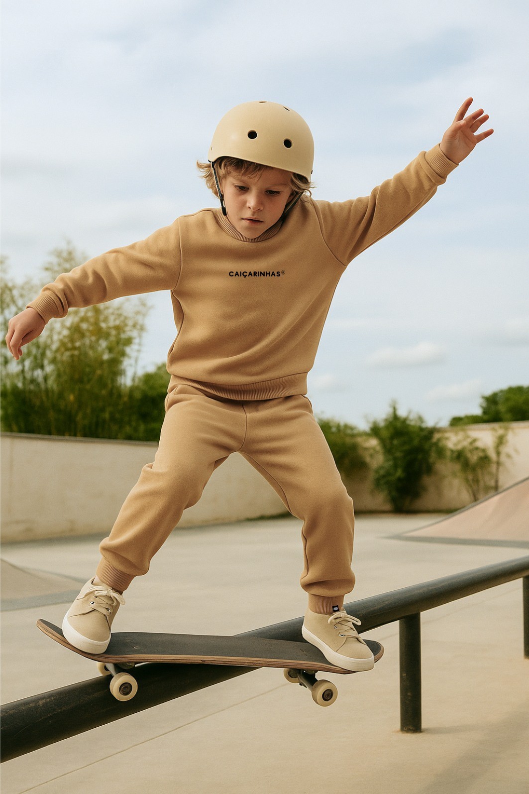 Kit Caiçarinhas® Moletom Confortável Infantil Blusão + Calça Cor Camelo Kit Caiçarinhas® Moletom Confortável Infantil Blusão + Calça Cor Camelo