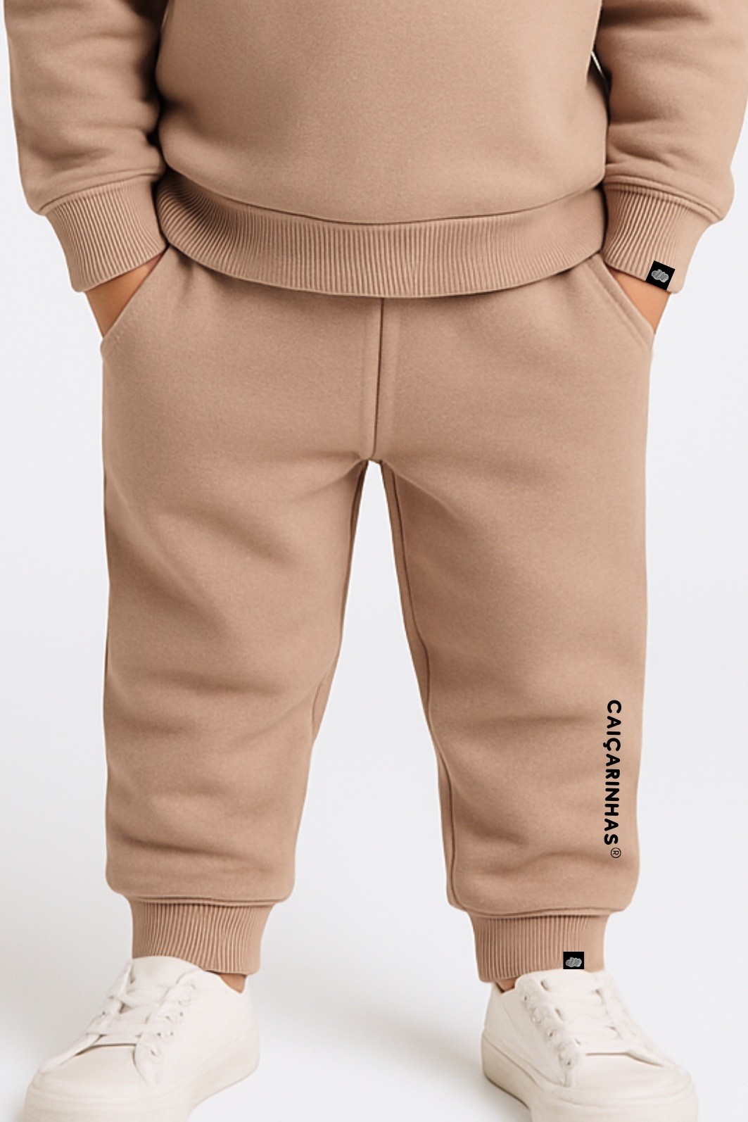 Calça infantil Jogger Camelo com punho na cintura e tornozelo em tecido Moletom Flanelado Calça infantil Jogger Camelo com punho na cintura e tornozelo em tecido Moletom Flanelado
