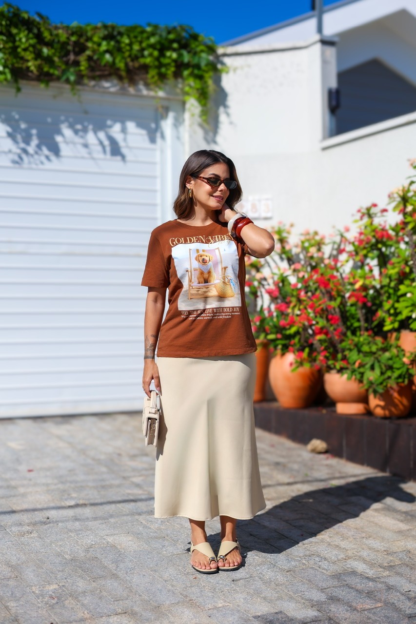 T-SHIRT ESTONADA GOLDEN VIBES - MARROM T-SHIRT ESTONADA GOLDEN VIBES - MARROM