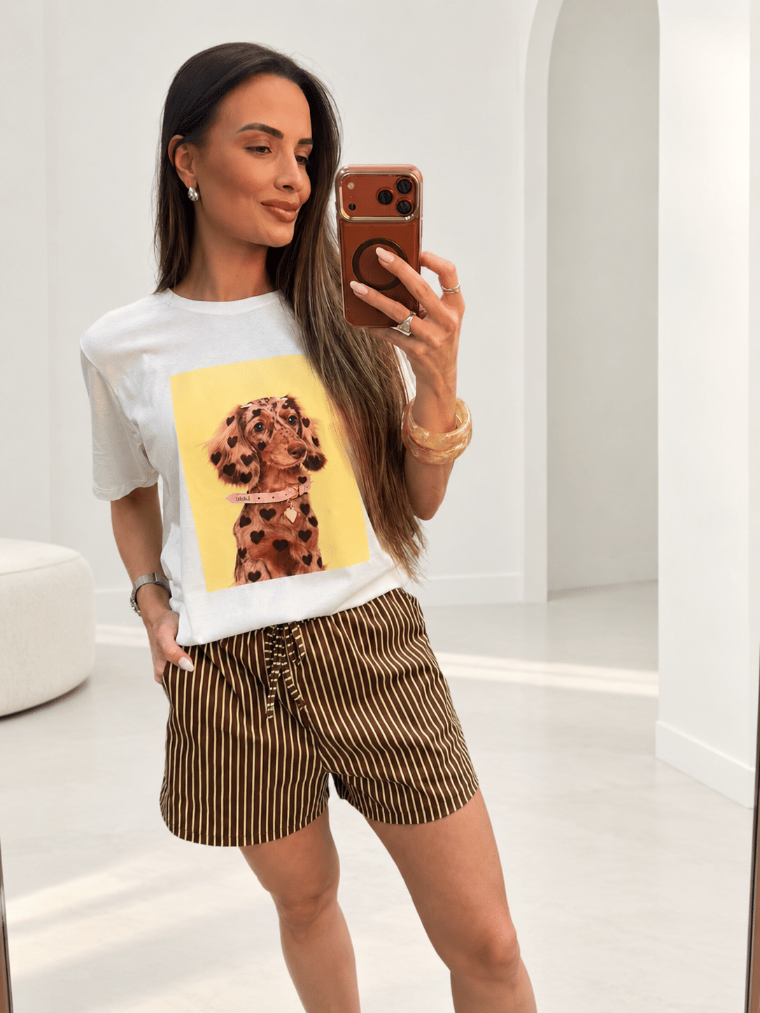 SHORTS REBECA LISTRADO - MARROM COM AMARELO
