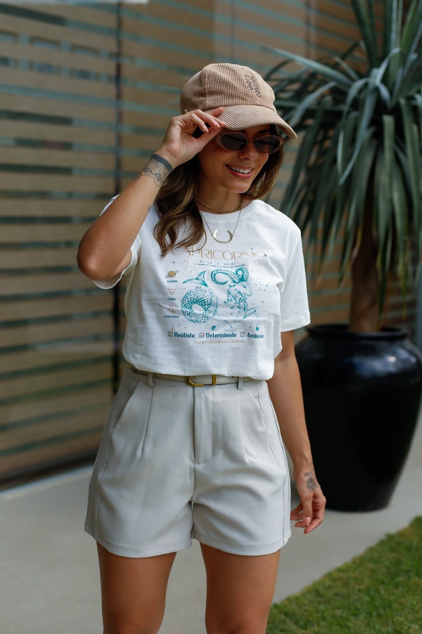 T-SHIRT CAPRICÓRNIO - OFF WHITE T-SHIRT CAPRICÓRNIO - OFF WHITE
