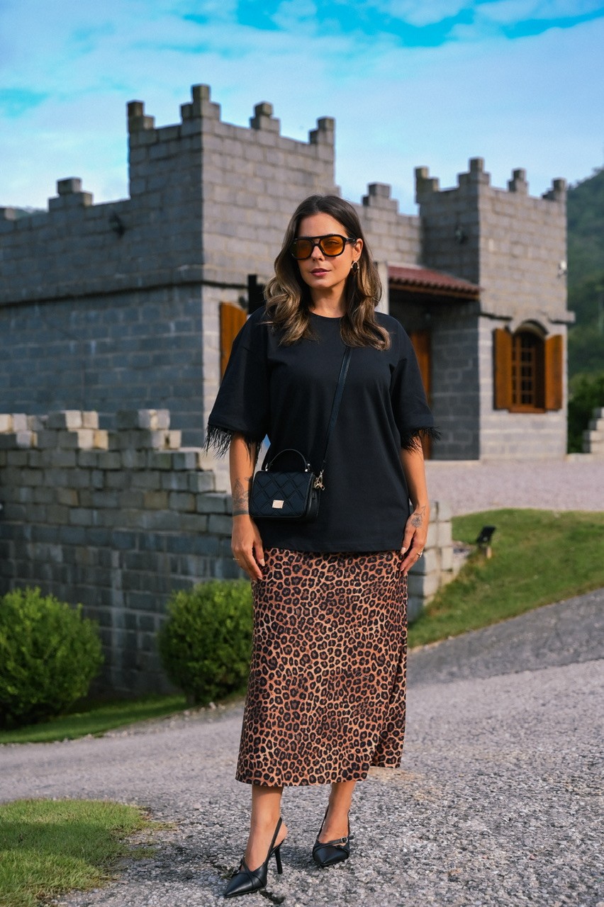 T-SHIRT OVERSIZED PLUMAS - PRETO