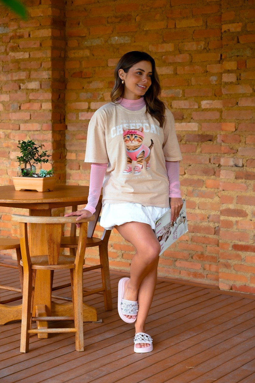 T-SHIRT ESTONADA OVERSIZED SQUAD CAT - AREIA T-SHIRT ESTONADA OVERSIZED SQUAD CAT - AREIA