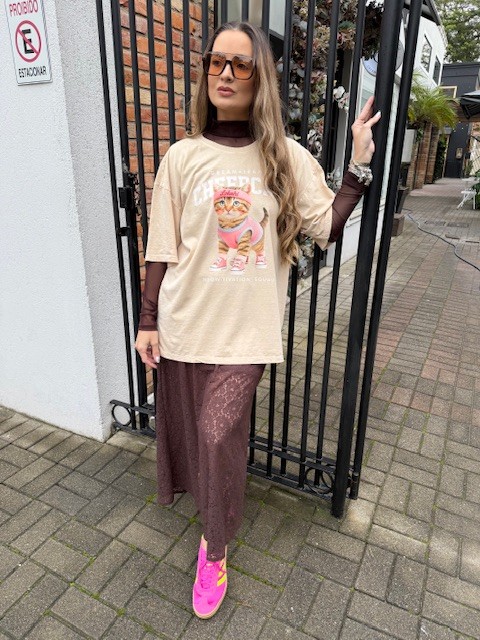 T-SHIRT ESTONADA OVERSIZED SQUAD CAT - AREIA T-SHIRT ESTONADA OVERSIZED SQUAD CAT - AREIA