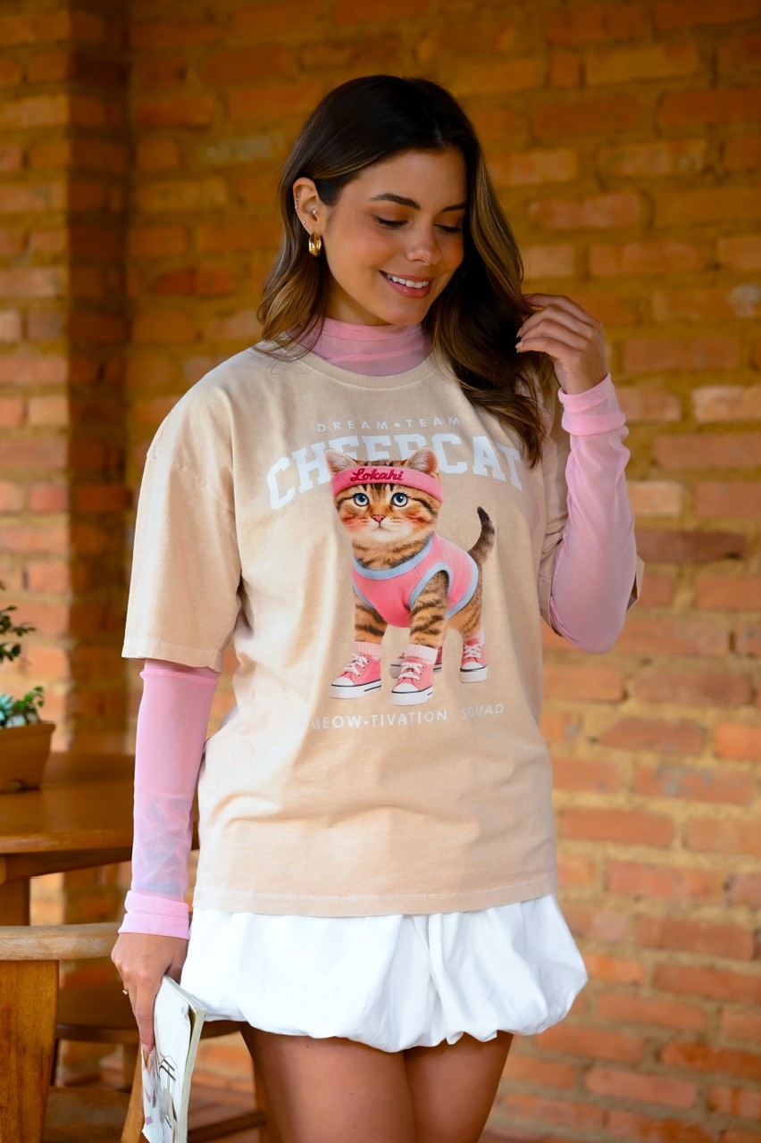 T-SHIRT ESTONADA OVERSIZED SQUAD CAT - AREIA T-SHIRT ESTONADA OVERSIZED SQUAD CAT - AREIA