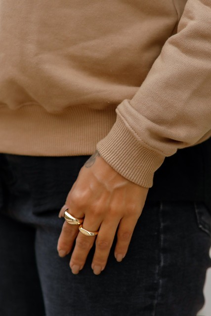 BLUSÃO MOLETOM CORAÇÃO - AMENDOA BLUSÃO MOLETOM CORAÇÃO - AMENDOA