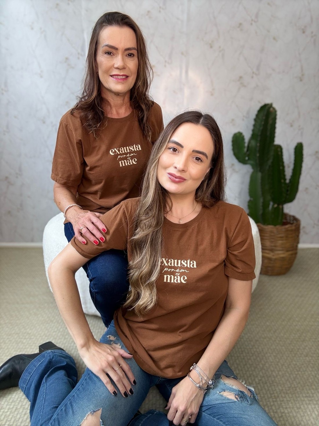 T-SHIRT ESTONADA EXAUSTA PORÉM MÃE - MARROM T-SHIRT ESTONADA EXAUSTA PORÉM MÃE - MARROM