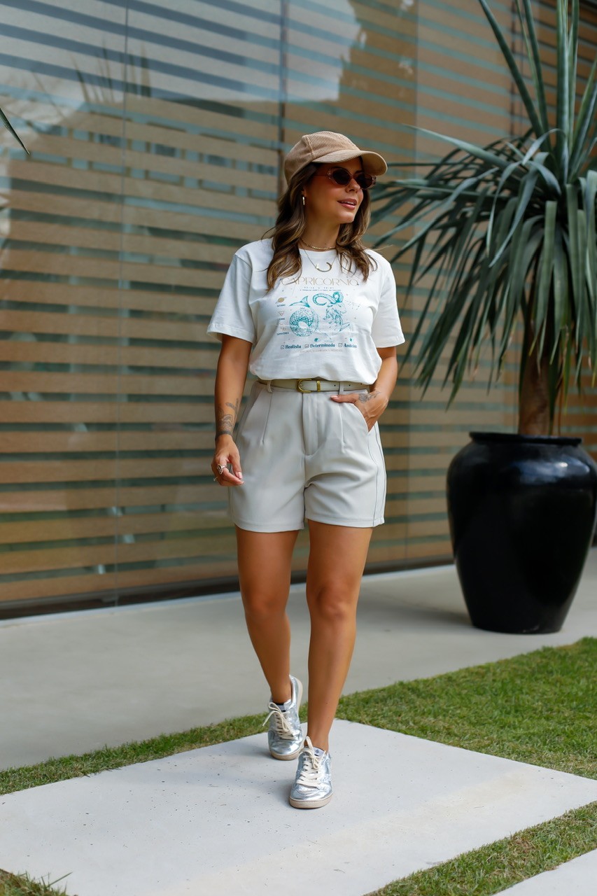 T-SHIRT CAPRICÓRNIO - OFF WHITE T-SHIRT CAPRICÓRNIO - OFF WHITE