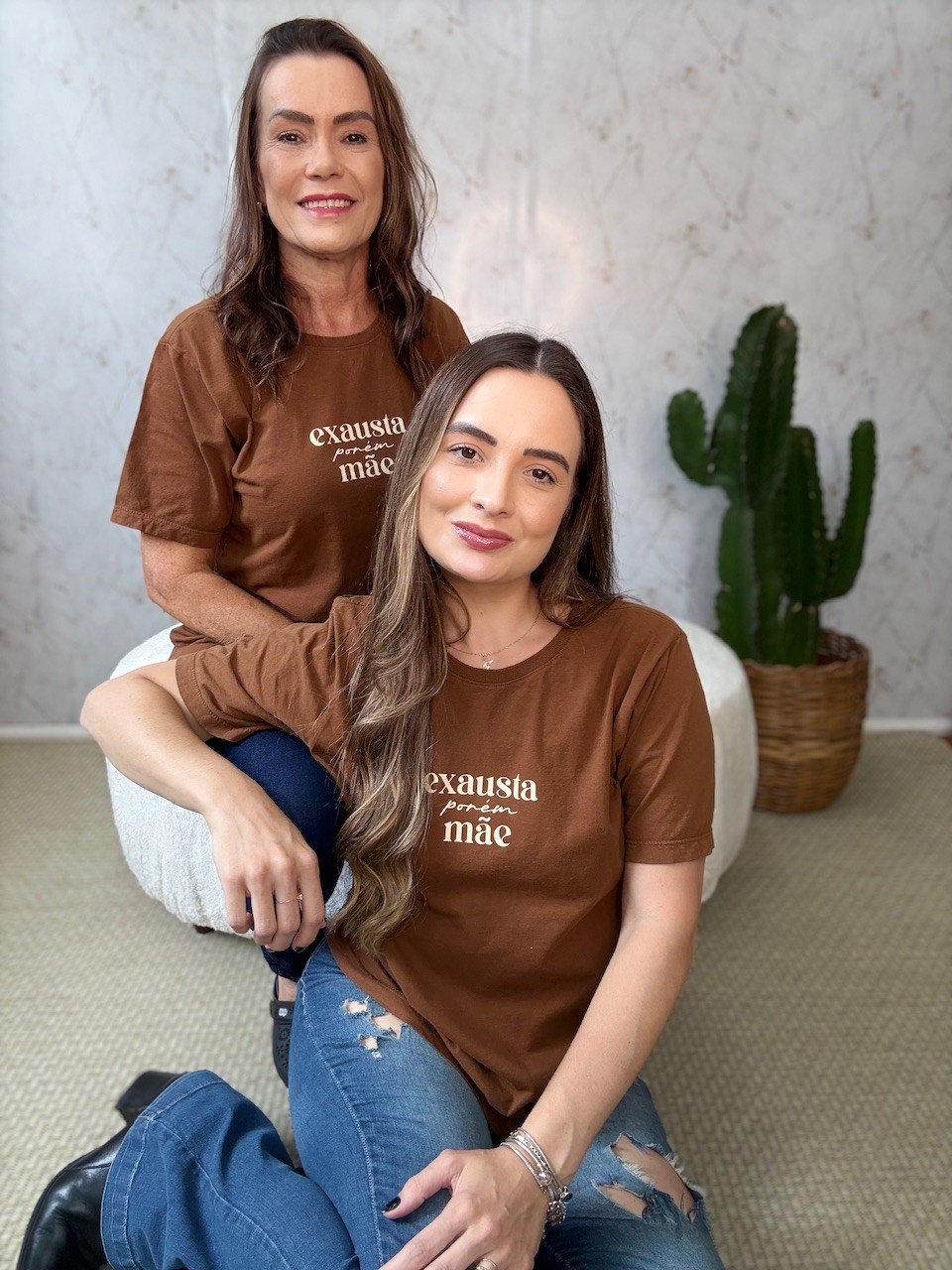 T-SHIRT ESTONADA EXAUSTA PORÉM MÃE - MARROM T-SHIRT ESTONADA EXAUSTA PORÉM MÃE - MARROM