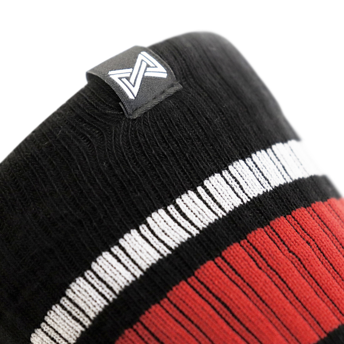 Meia Esportiva Norden Stripe Preto e Vermelho Meia Esportiva Norden Stripe Preto e Vermelho