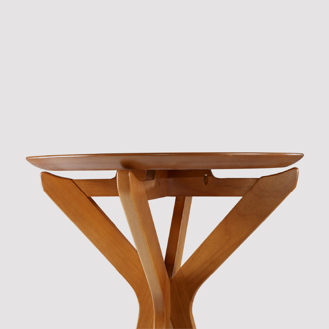 Mesa Bistrô Brioni em Madeira Maciça Design Escultural Moderna Mesa Bistrô Brioni em Madeira Maciça Design Escultural Moderna