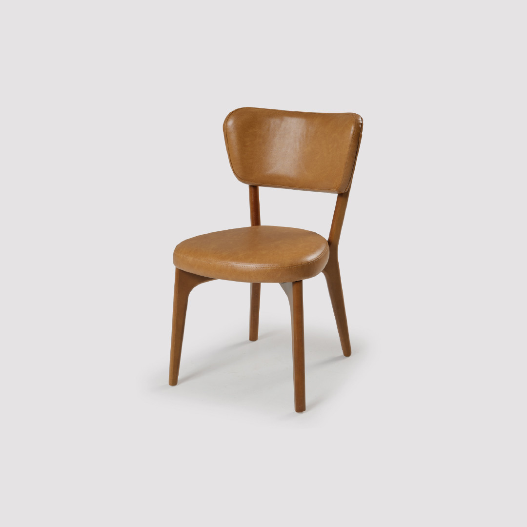 Cadeira Bari Estofada em Madeira Maciça com Design Moderno e Personalidade Cadeira Bari Estofada em Madeira Maciça com Design Moderno e Personalidade