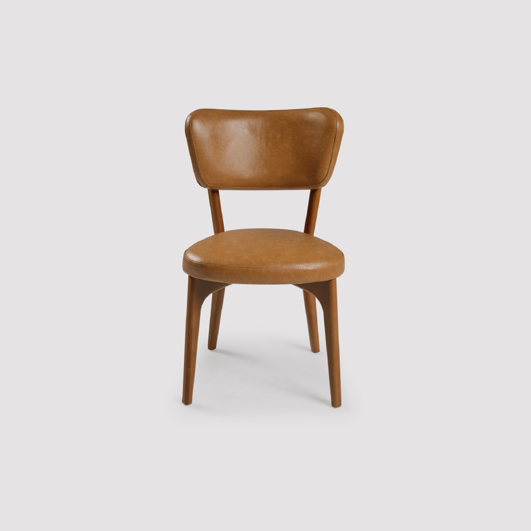 Cadeira Bari Estofada em Madeira Maciça com Design Moderno e Personalidade Cadeira Bari Estofada em Madeira Maciça com Design Moderno e Personalidade