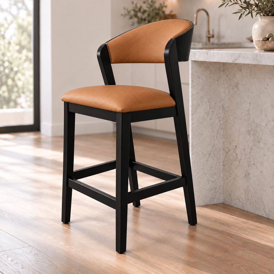 Banqueta Seul Cor Preto Laqueado E Toda Estofada Em Corino Caramelo