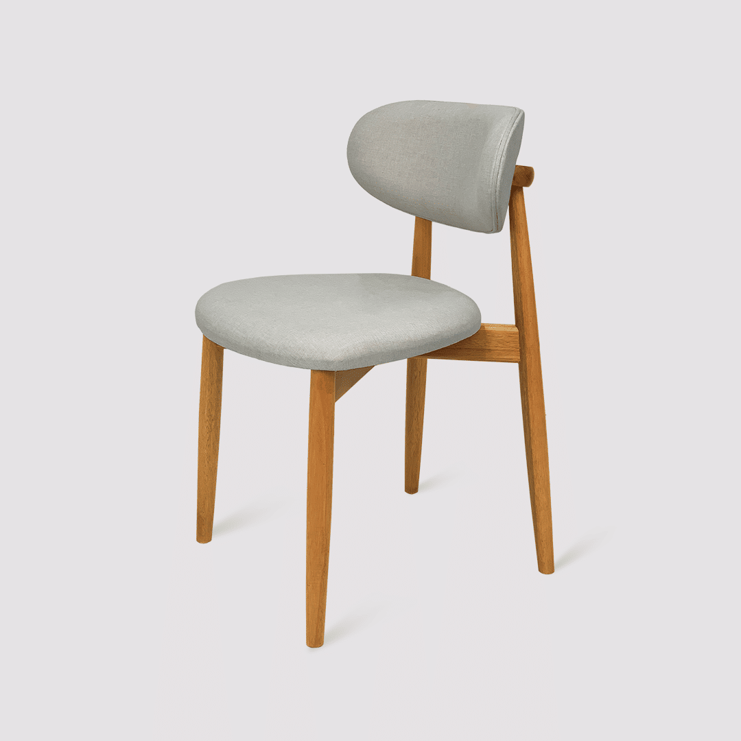 Cadeira Porto Estofada em Madeira Maciça com Design Minimalista