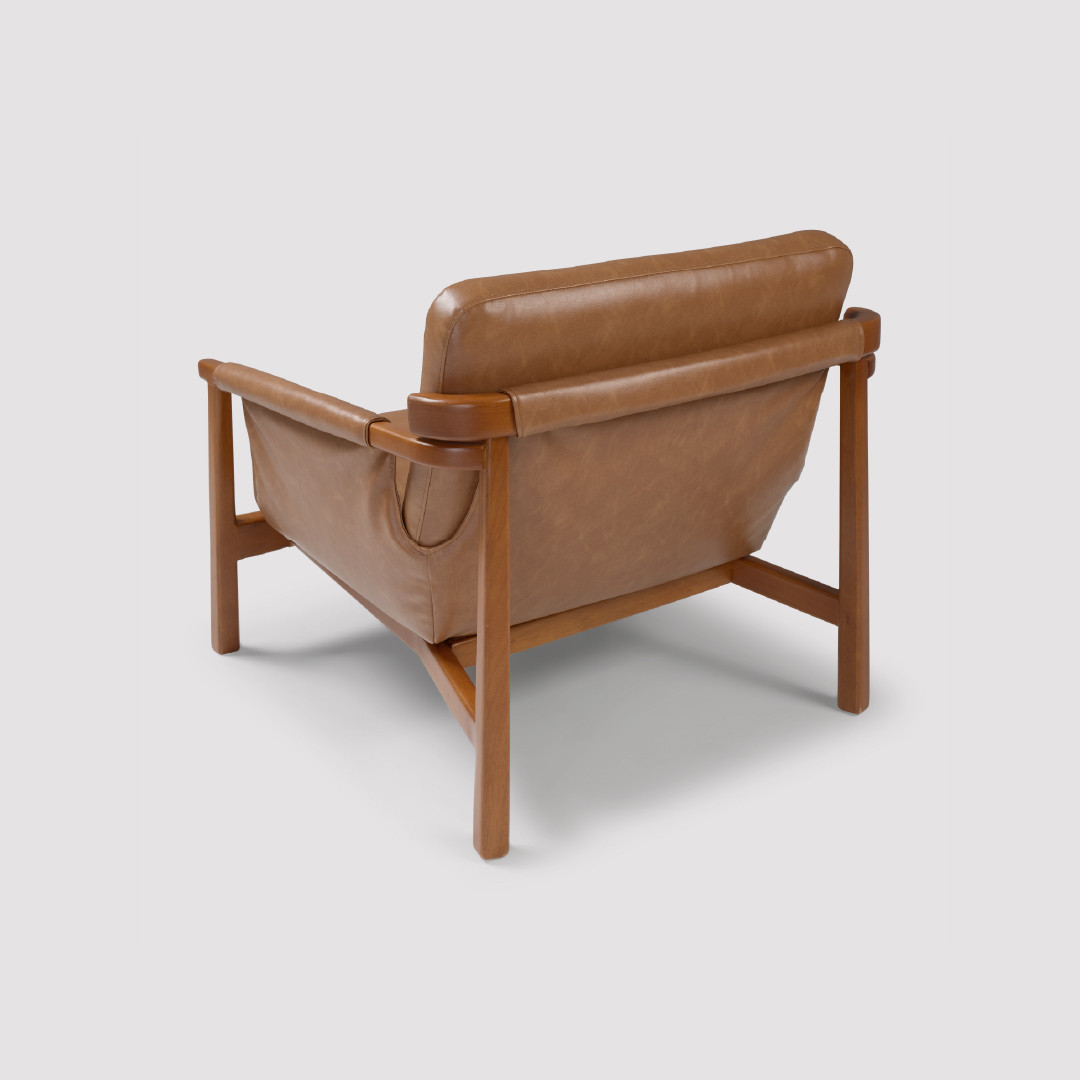 Poltrona de Madeira Maciça Estofada Ervin Conforto Premium Poltrona de Madeira Maciça Estofada Ervin Conforto Premium