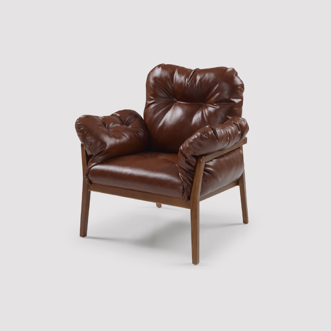 Poltrona de Madeira Maciça Capitonê Kila Sofisticada Poltrona de Madeira Maciça Capitonê Kila Sofisticada