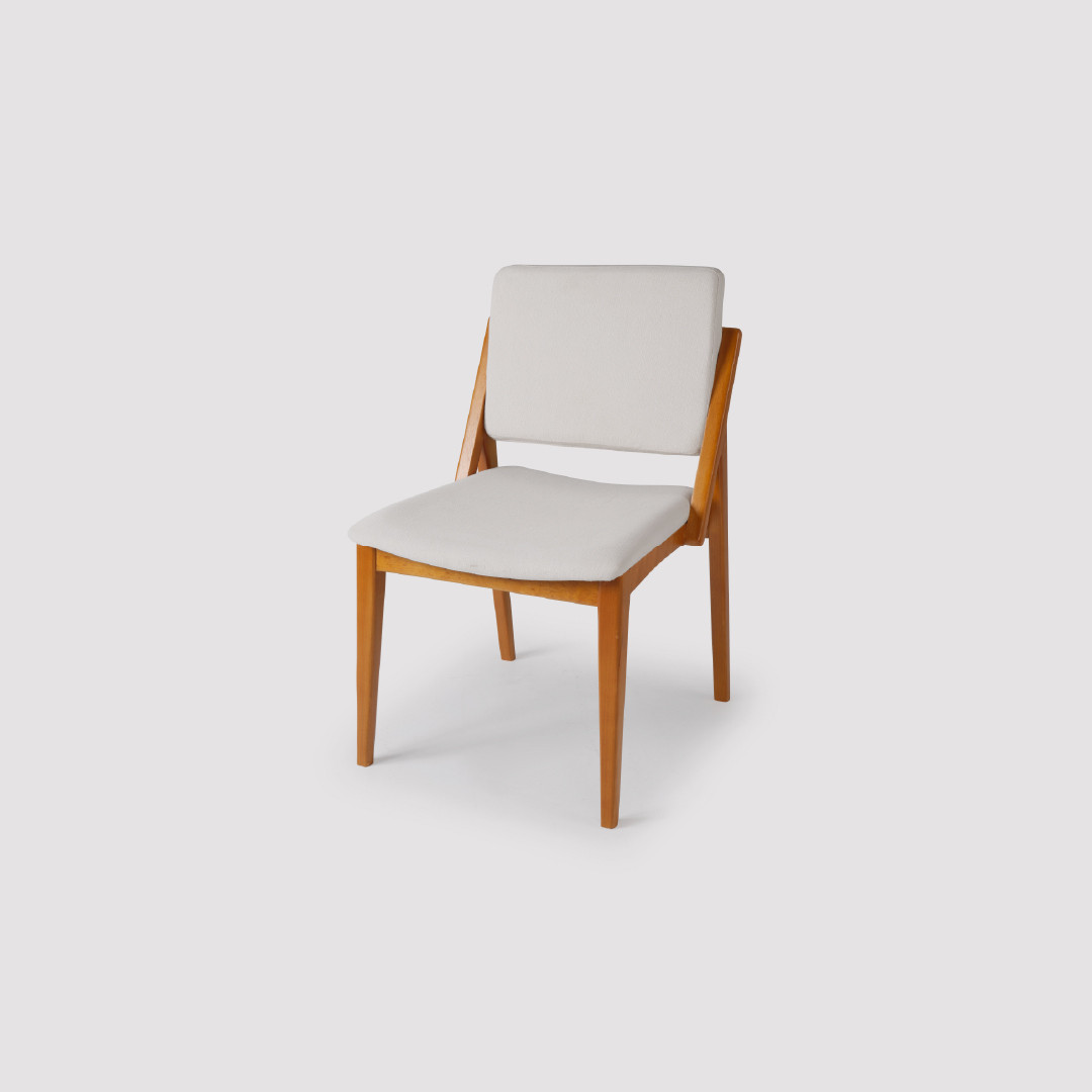 Cadeira Orvieto Estofada Ergonômica em Madeira Maciça Cadeira Orvieto Estofada Ergonômica em Madeira Maciça