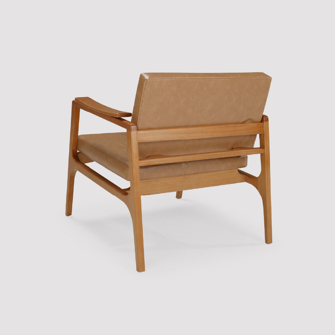 Poltrona de Madeira com Assento Flutuante Viterbo Poltrona de Madeira com Assento Flutuante Viterbo