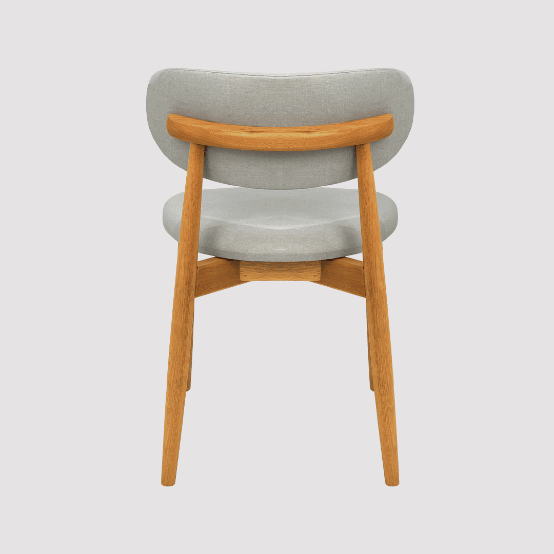 Cadeira Porto Estofada em Madeira Maciça com Design Minimalista