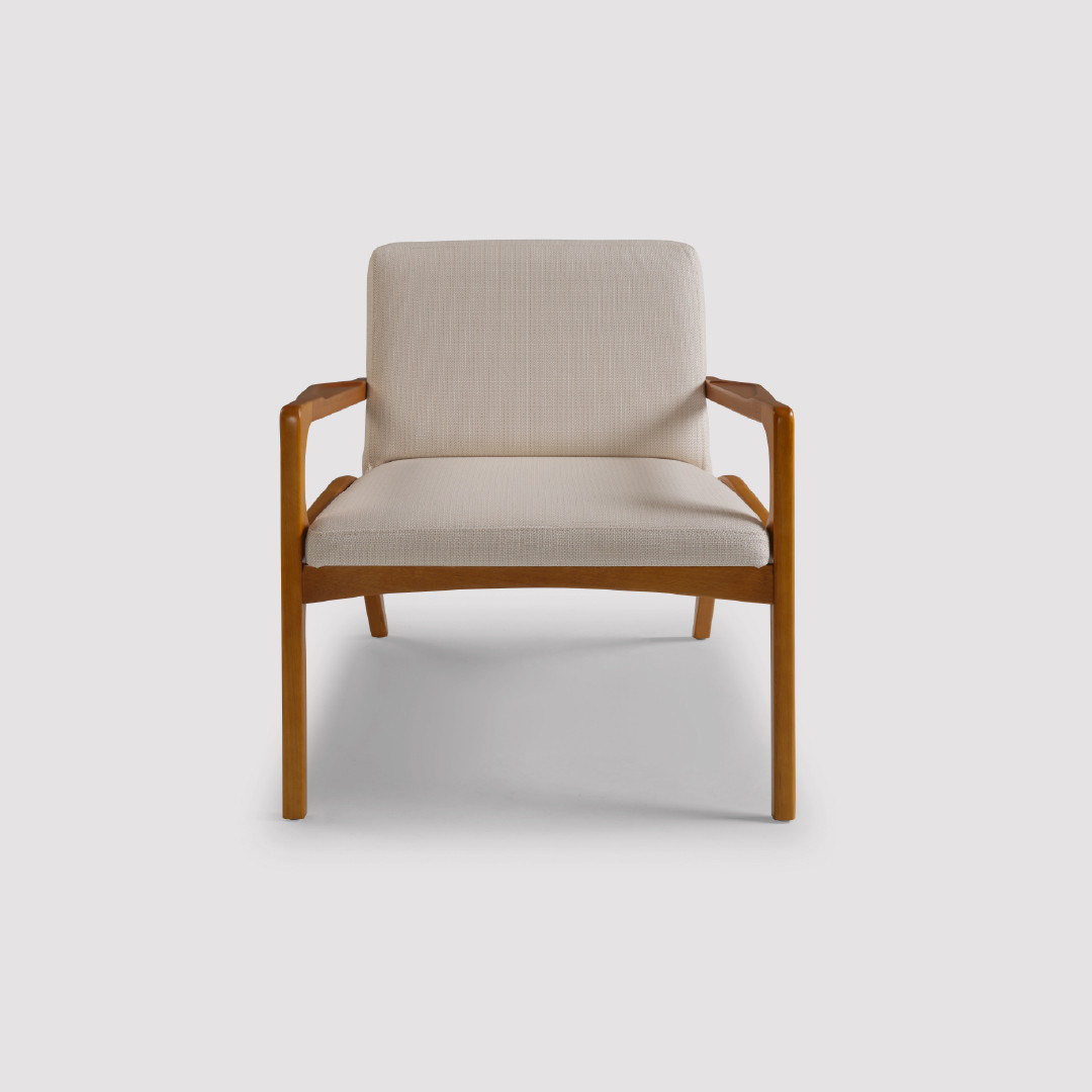 Poltrona de Madeira Maciça Estofada Brioni Poltrona de Madeira Maciça Estofada Brioni