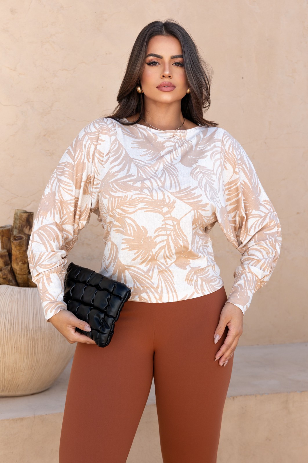 BLUSA VISCOLYCRA MANGA MORCEGO - ESTAMPA BEGE BLUSA VISCOLYCRA MANGA MORCEGO - ESTAMPA BEGE