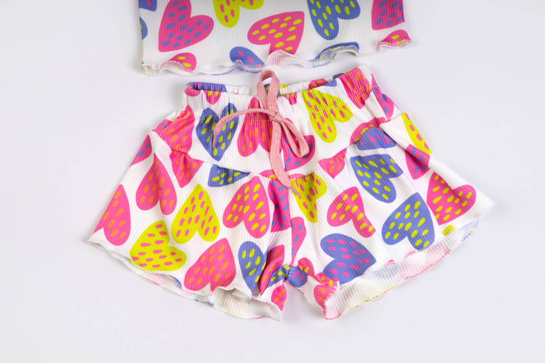 CONJUNTO MENINA BLUSA E SHORTS SAIA LOVE COLORS
