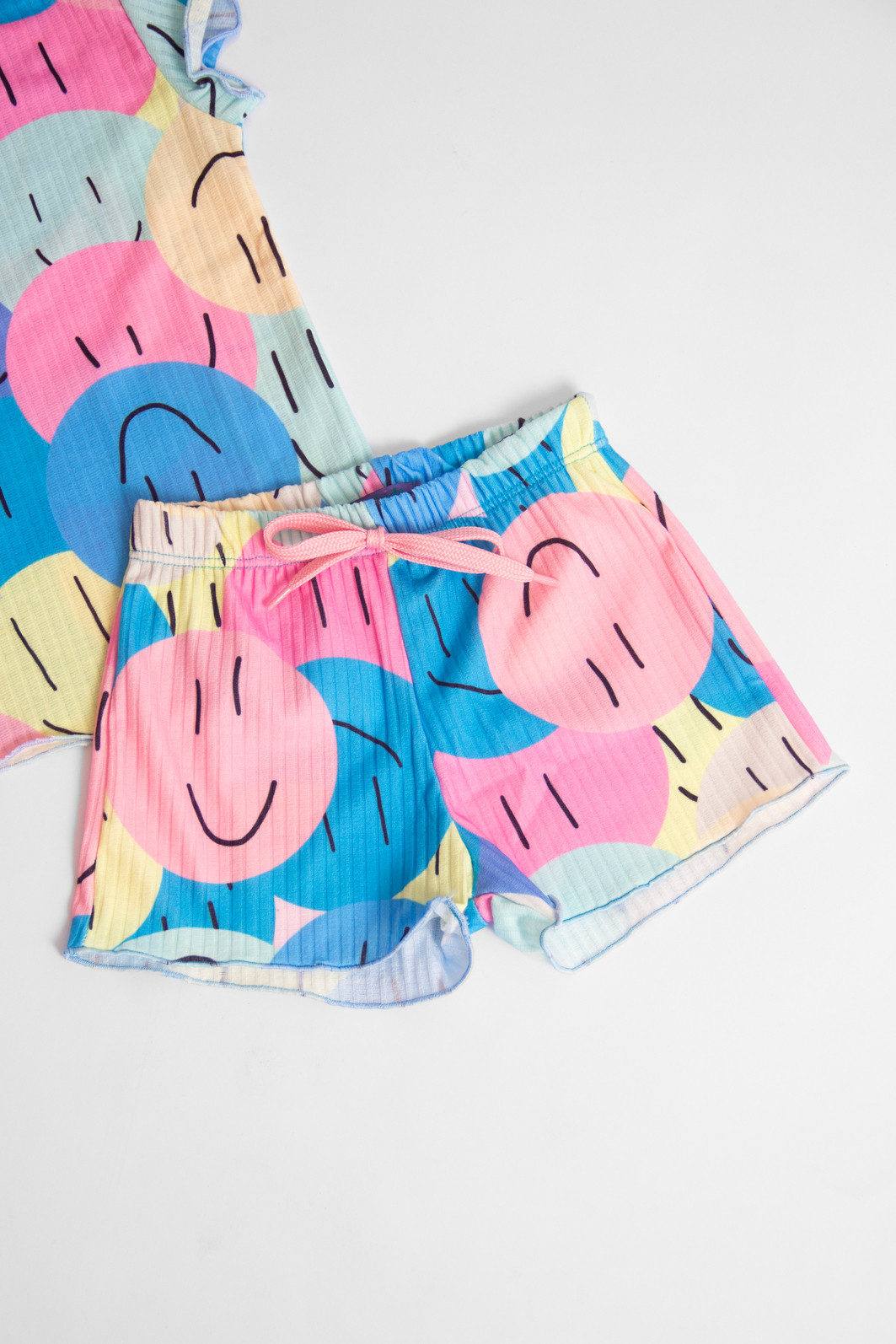 CONJUNTO MENINA BLUSA E SHORTS SMILE CONJUNTO MENINA BLUSA E SHORTS SMILE
