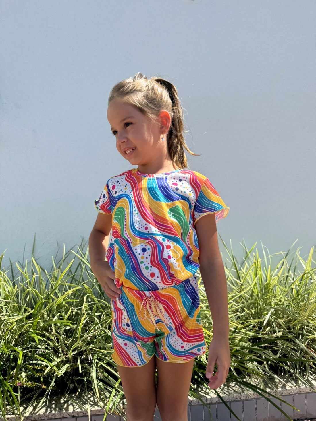 CONJUNTO MENINA BLUSA E SHORTS CARNAVAL